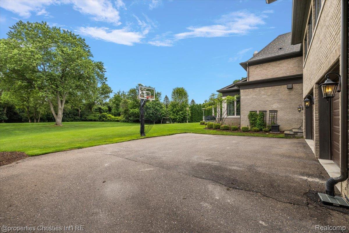 5385 Longmeadow Road
