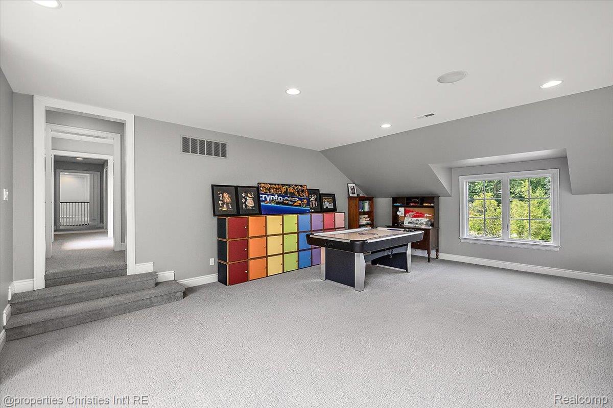 5385 Longmeadow Road