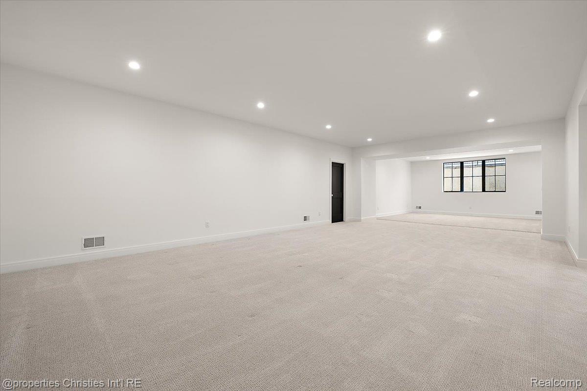 956 Westwood Drive