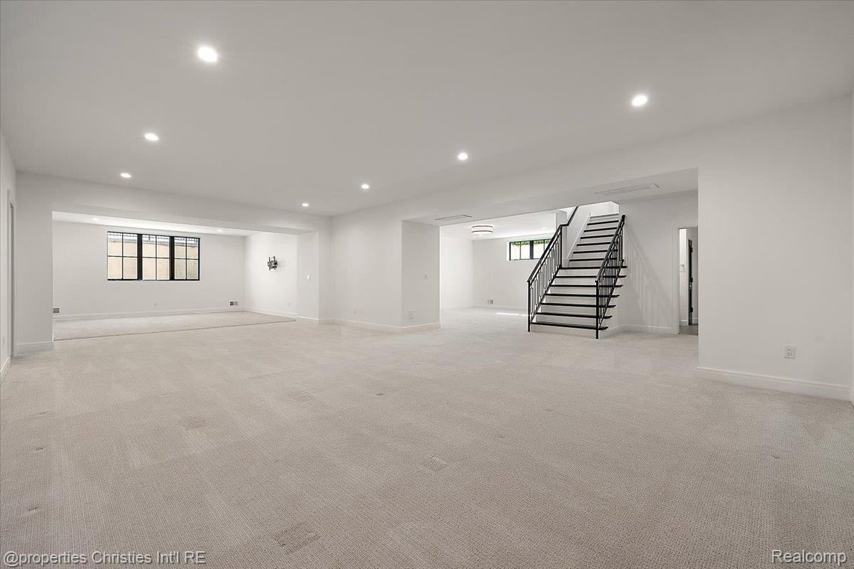 956 Westwood Drive