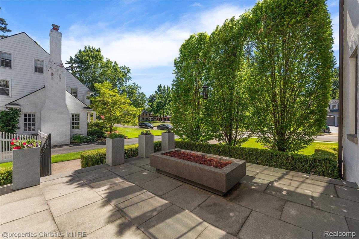 956 Westwood Drive