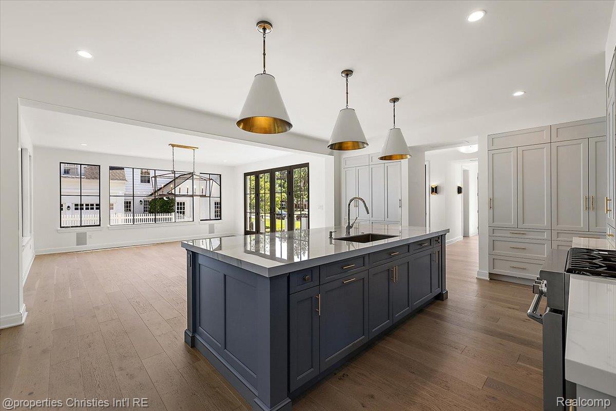 956 Westwood Drive