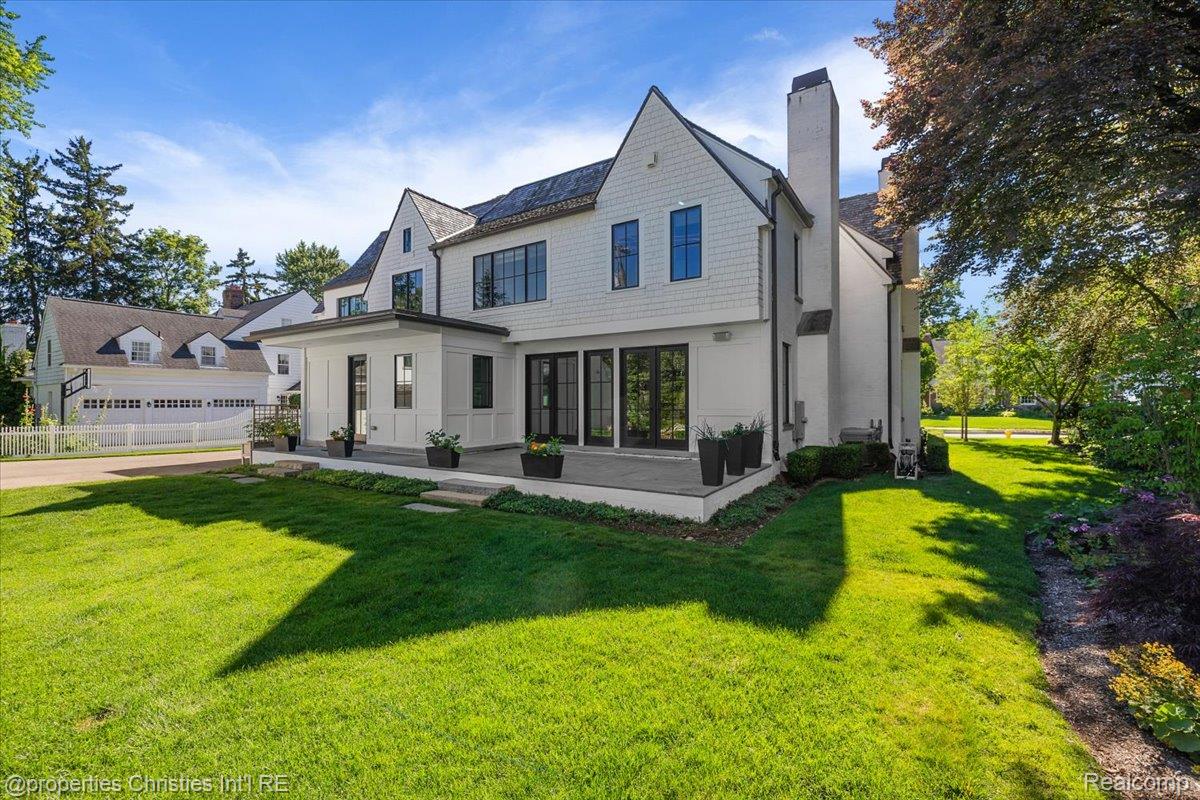 956 Westwood Drive