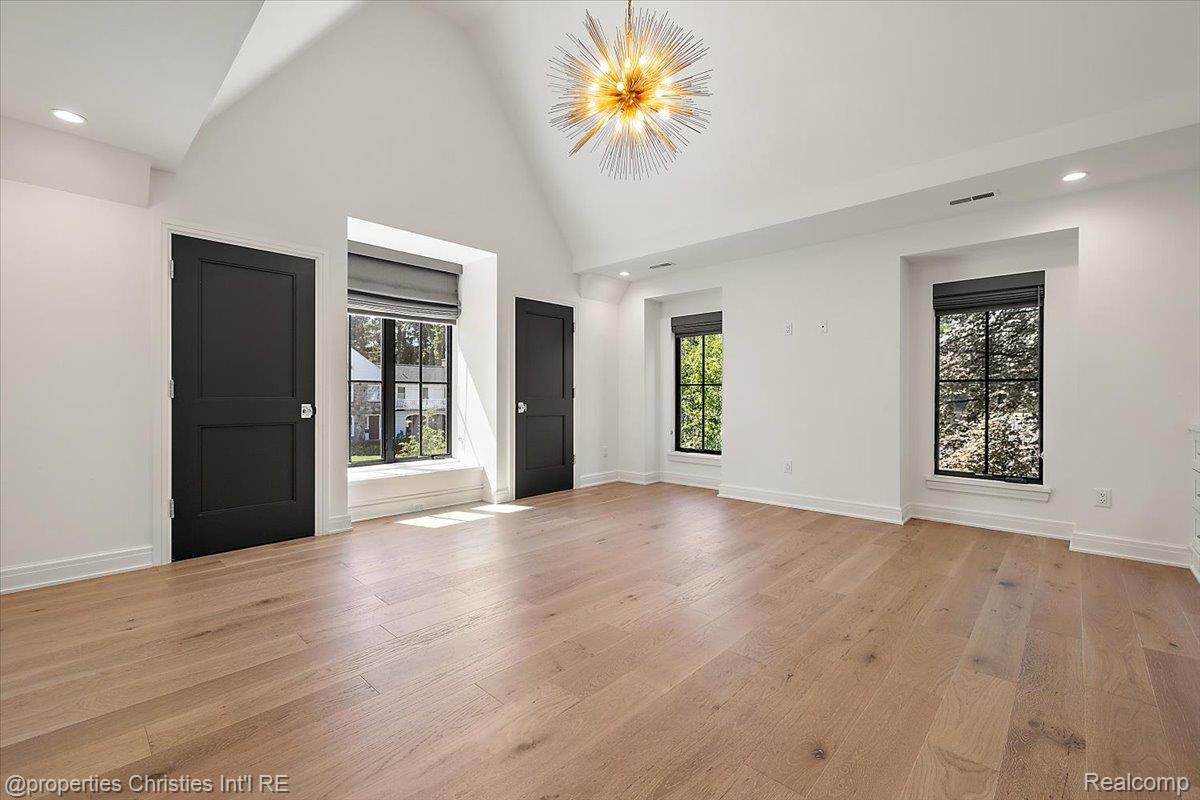 956 Westwood Drive