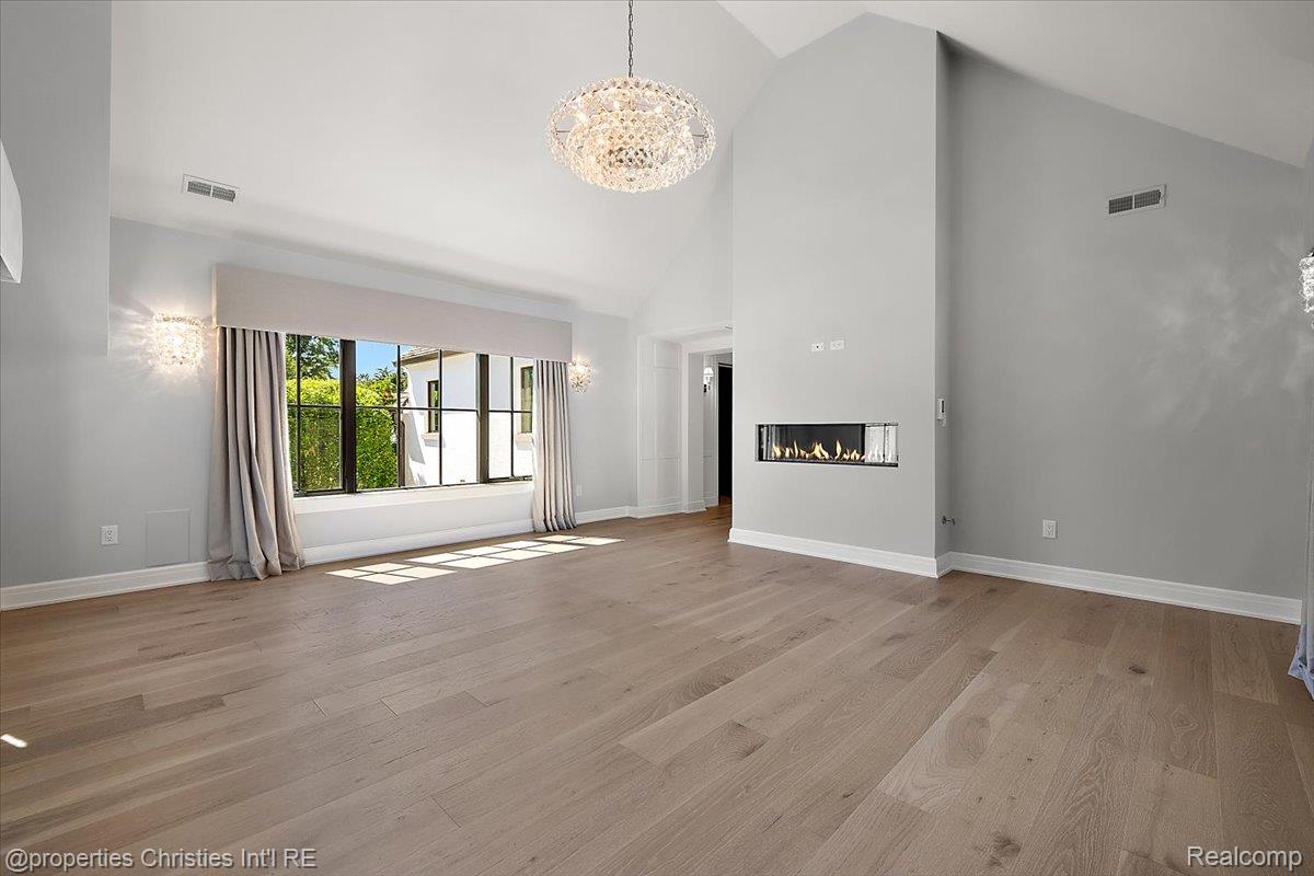 956 Westwood Drive