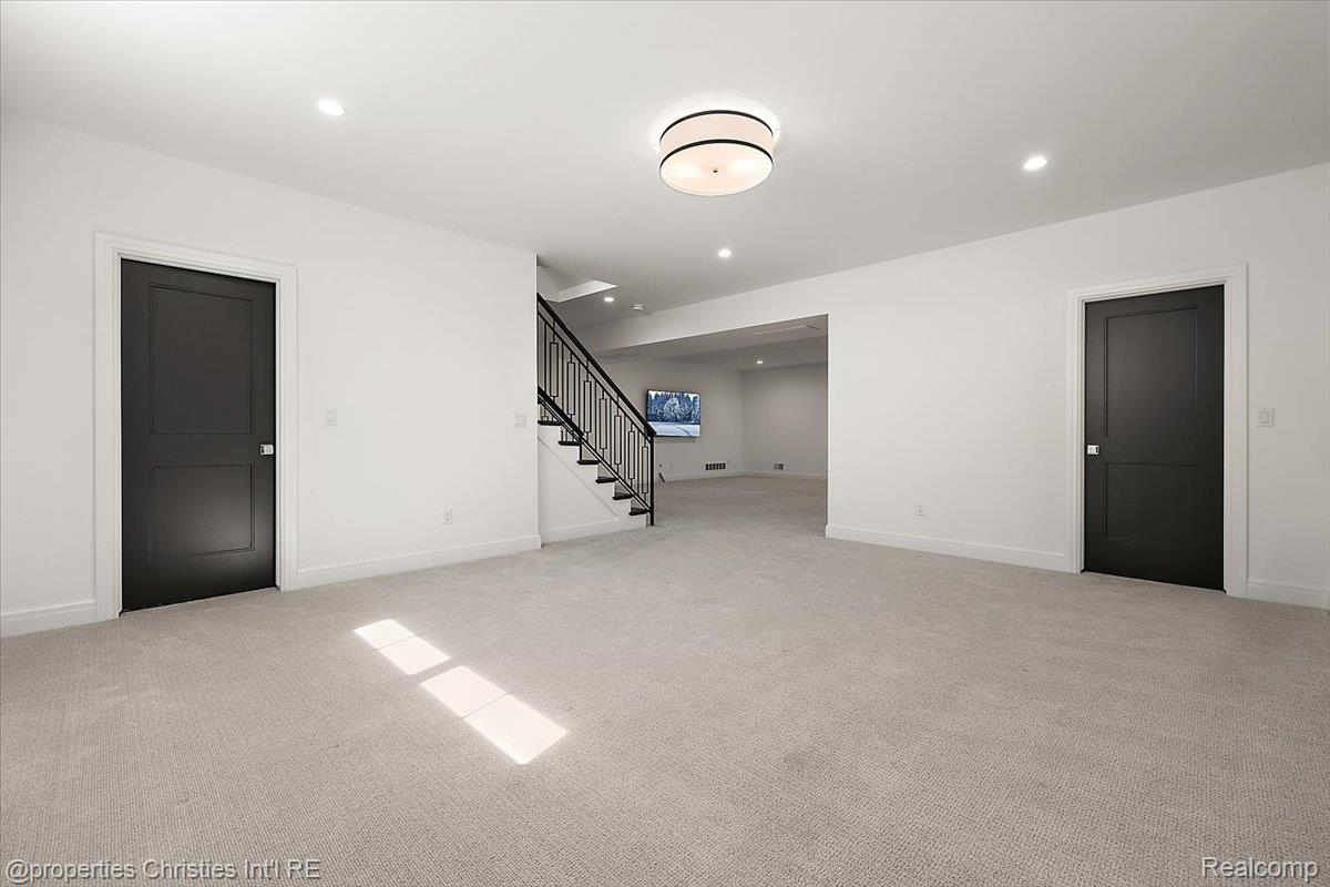 956 Westwood Drive