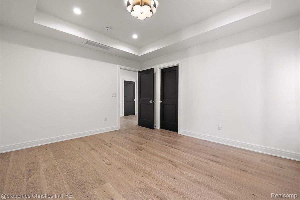 956 Westwood Drive