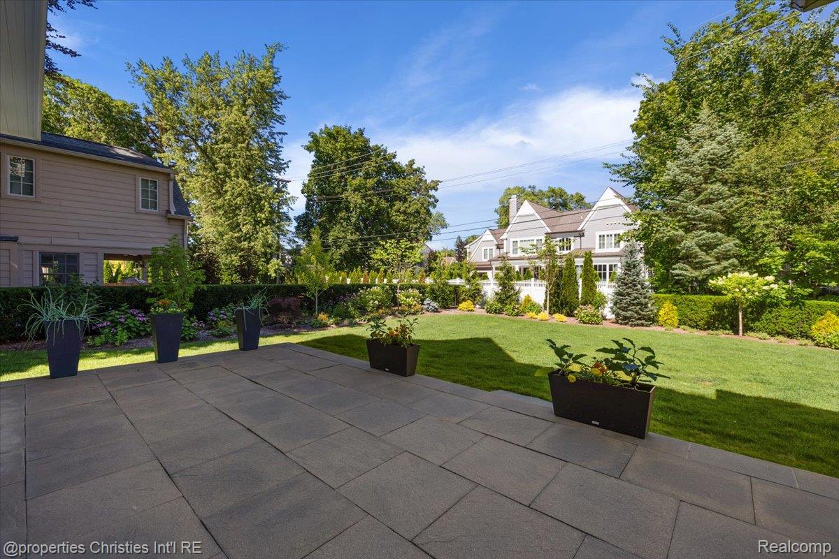 956 Westwood Drive