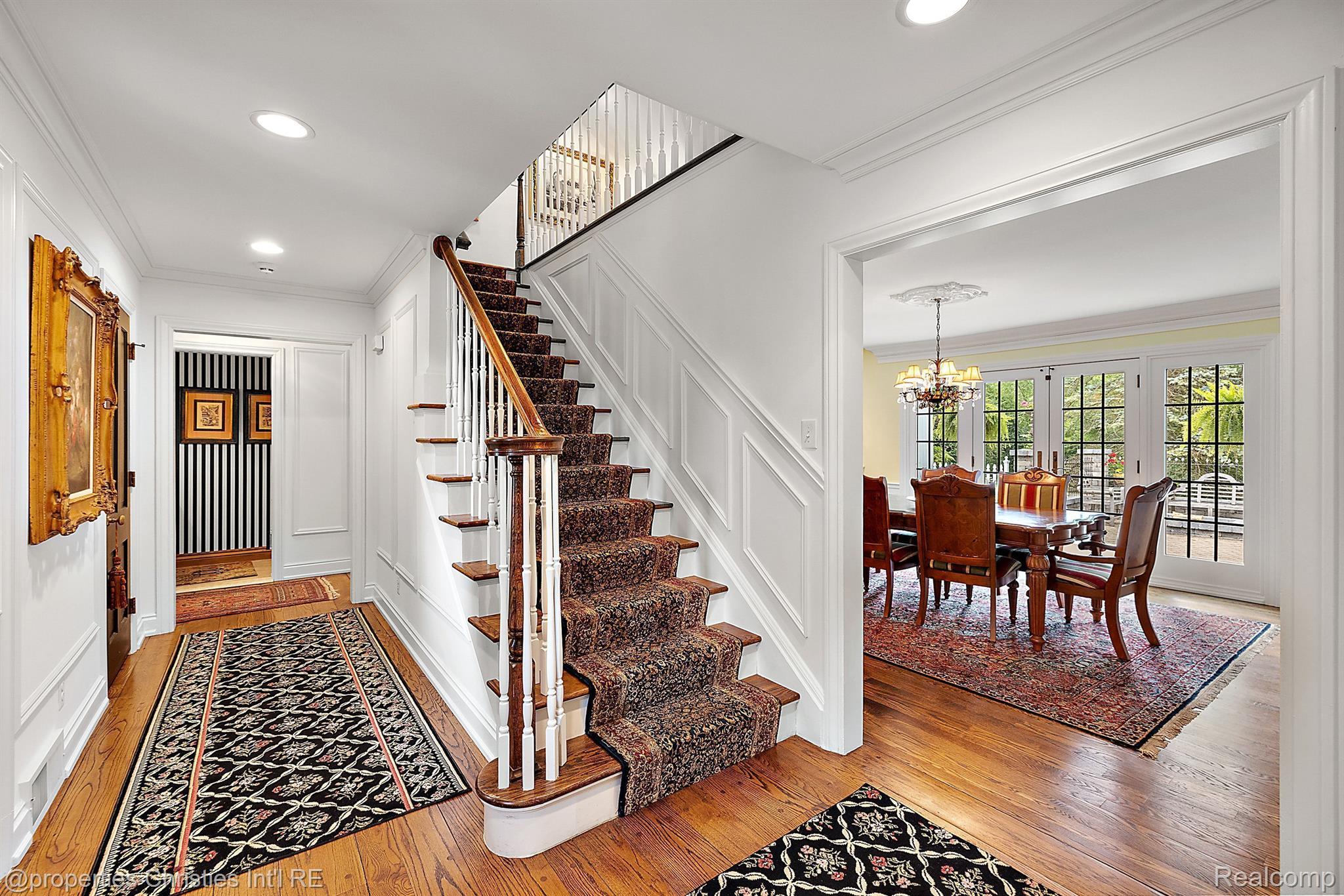 275 BARDEN Road