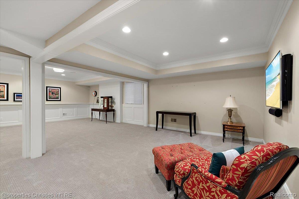 555 Baldwin Court