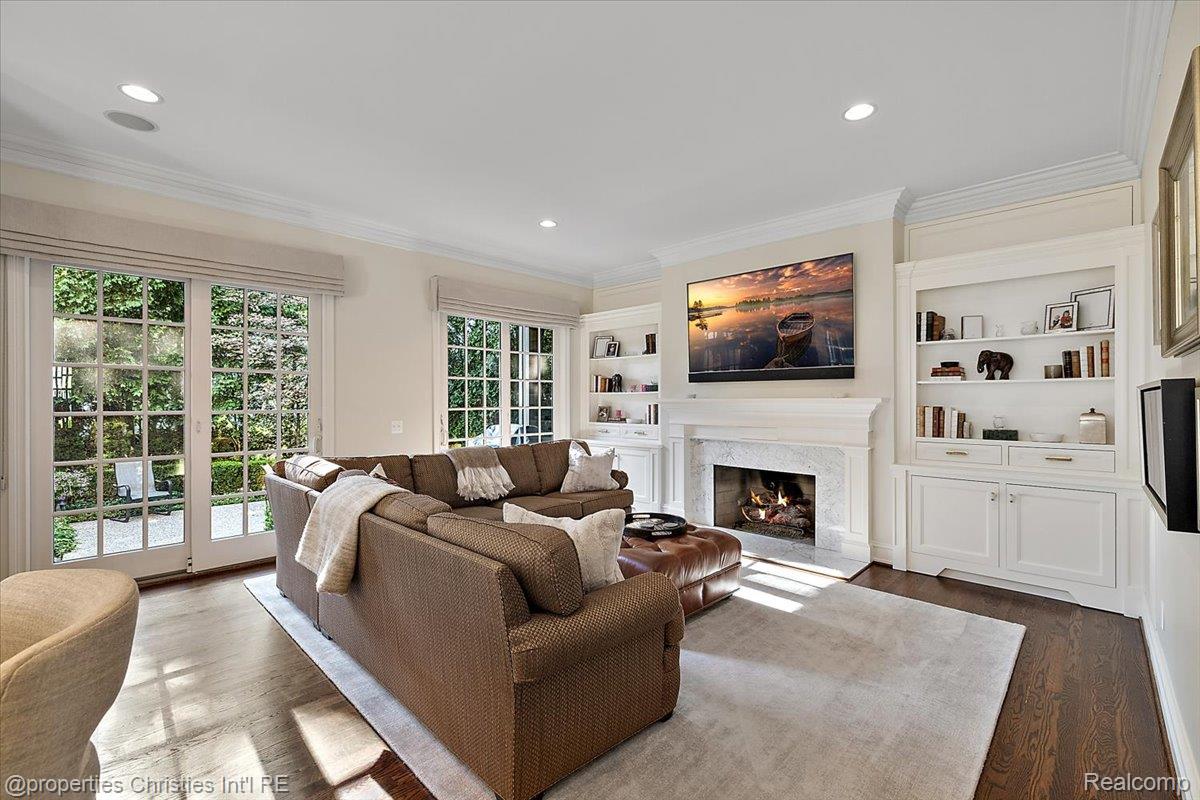 555 Baldwin Court