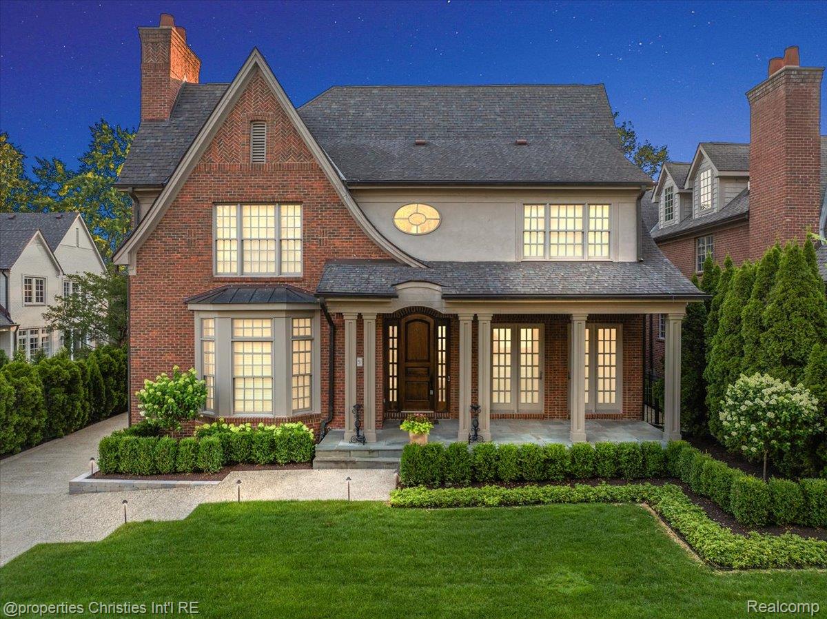 555 Baldwin Court