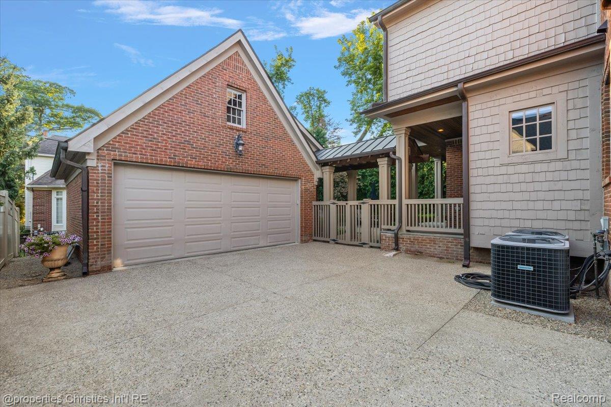 555 Baldwin Court