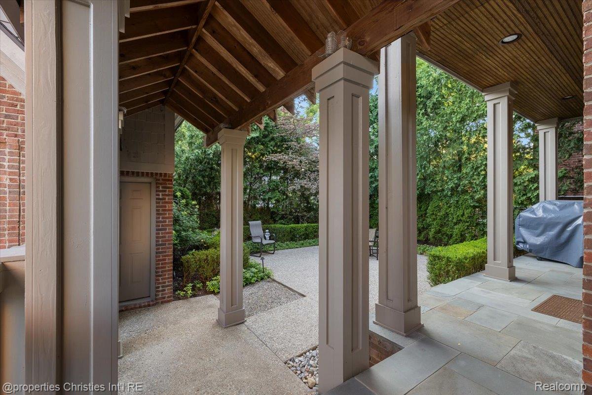 555 Baldwin Court