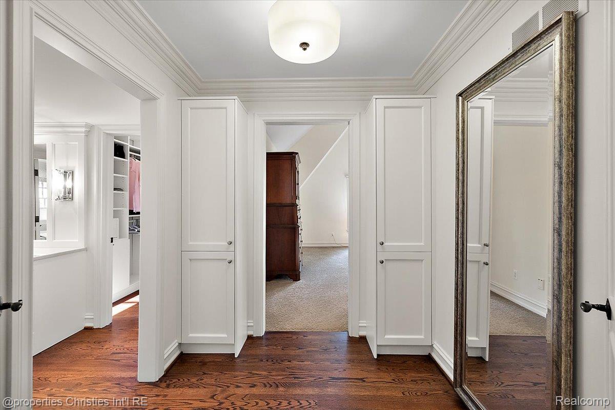 555 Baldwin Court