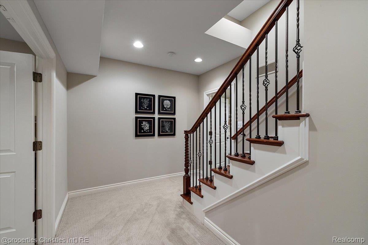 555 Baldwin Court