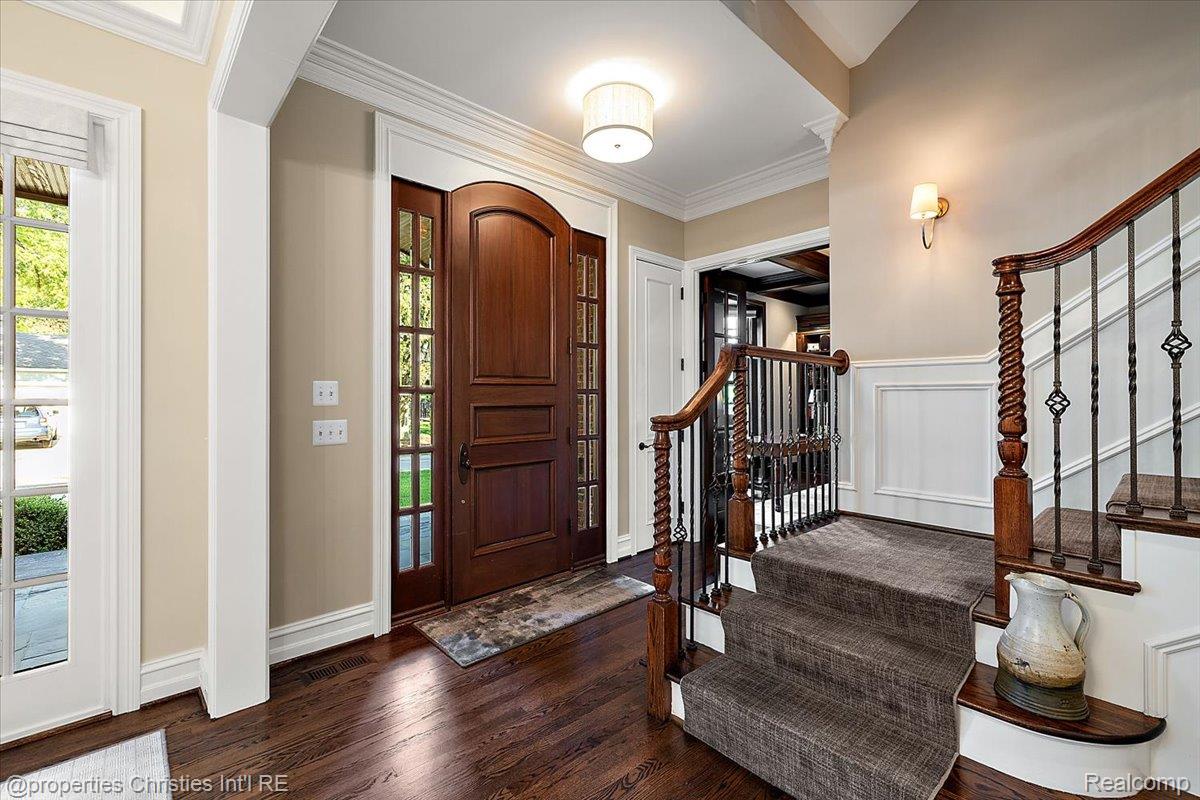 555 Baldwin Court