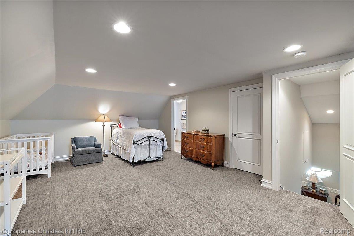 555 Baldwin Court