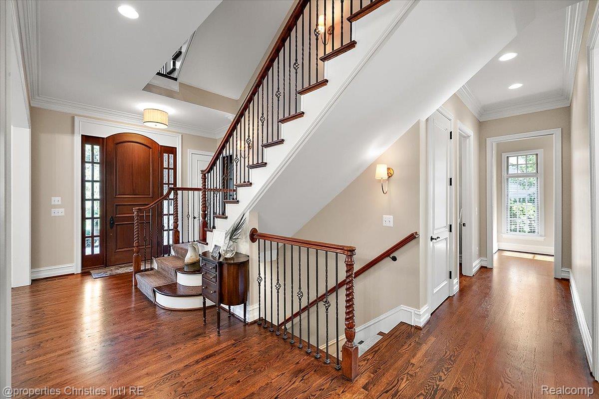 555 Baldwin Court