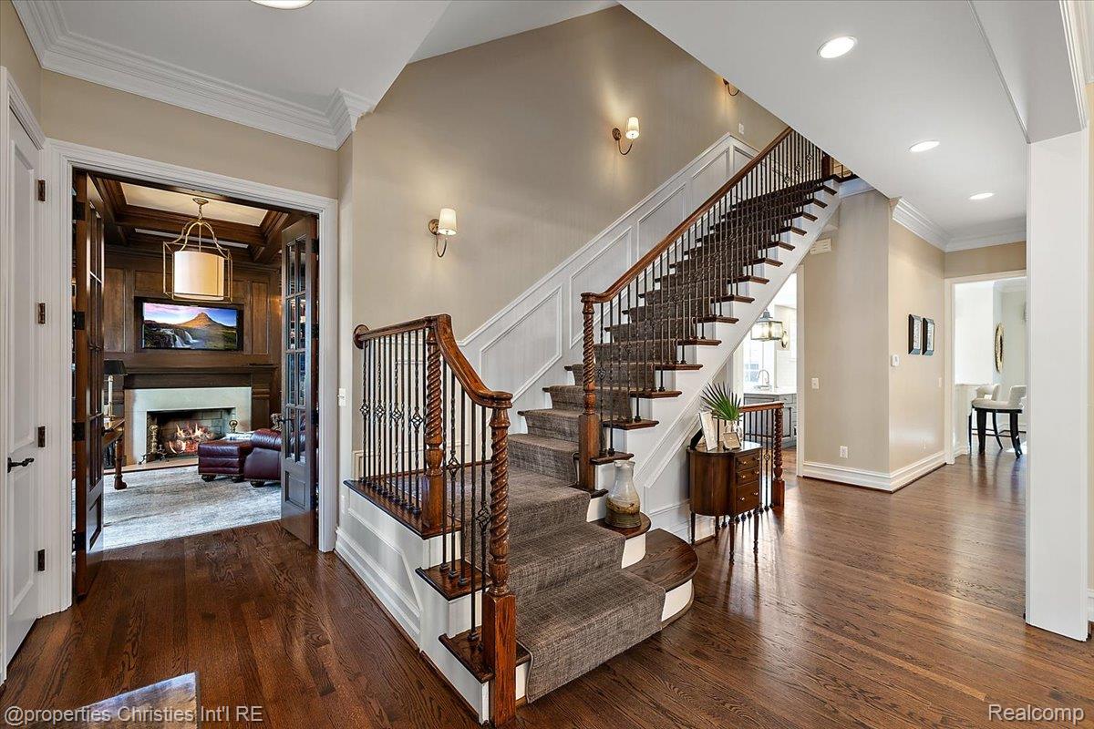 555 Baldwin Court