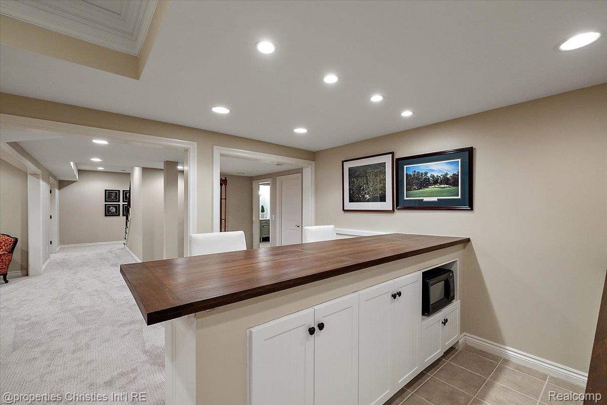 555 Baldwin Court