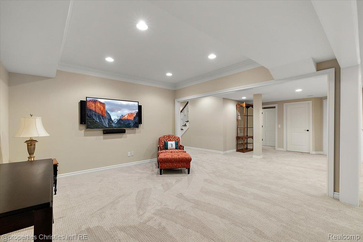 555 Baldwin Court