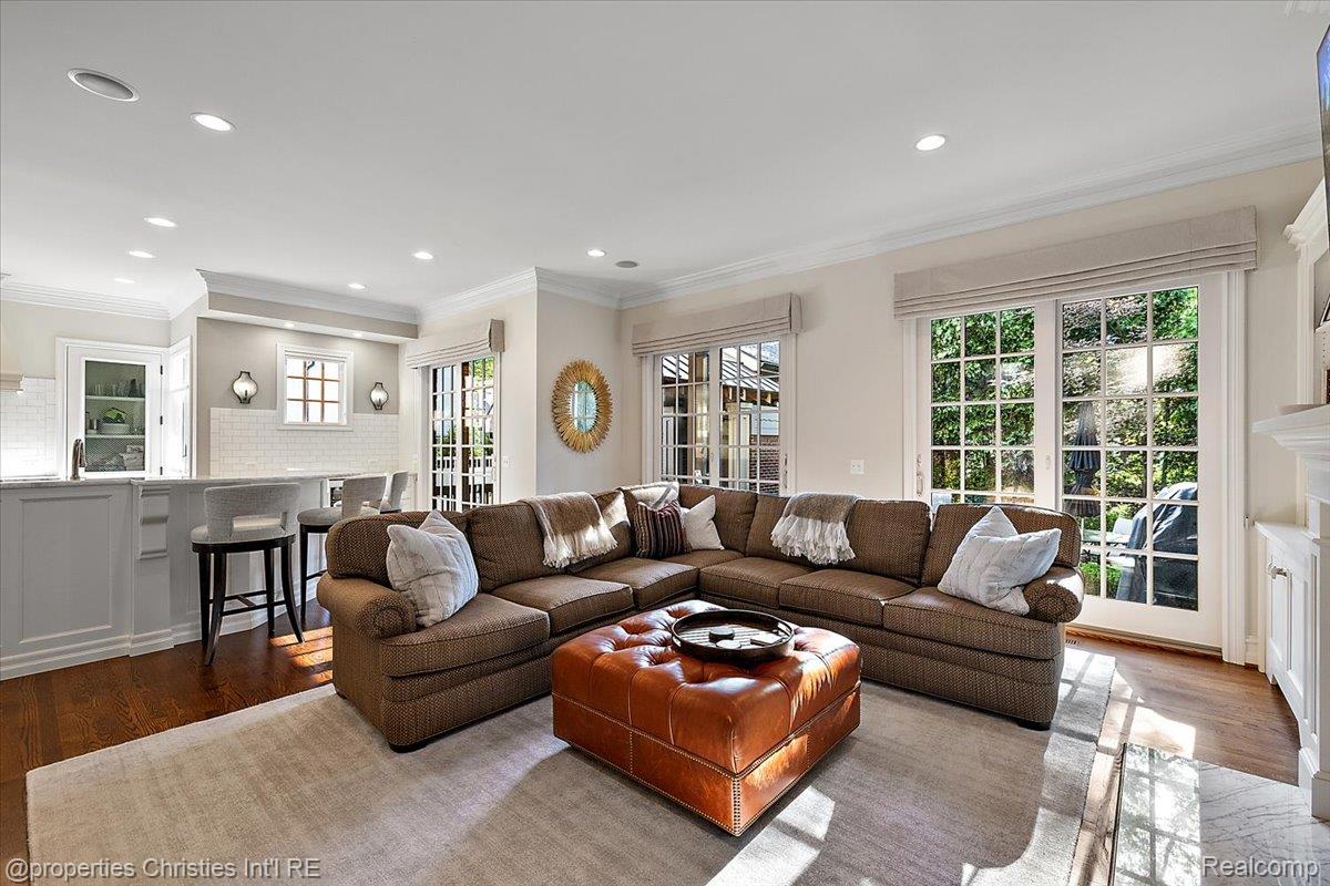 555 Baldwin Court