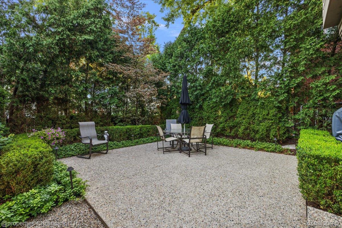 555 Baldwin Court