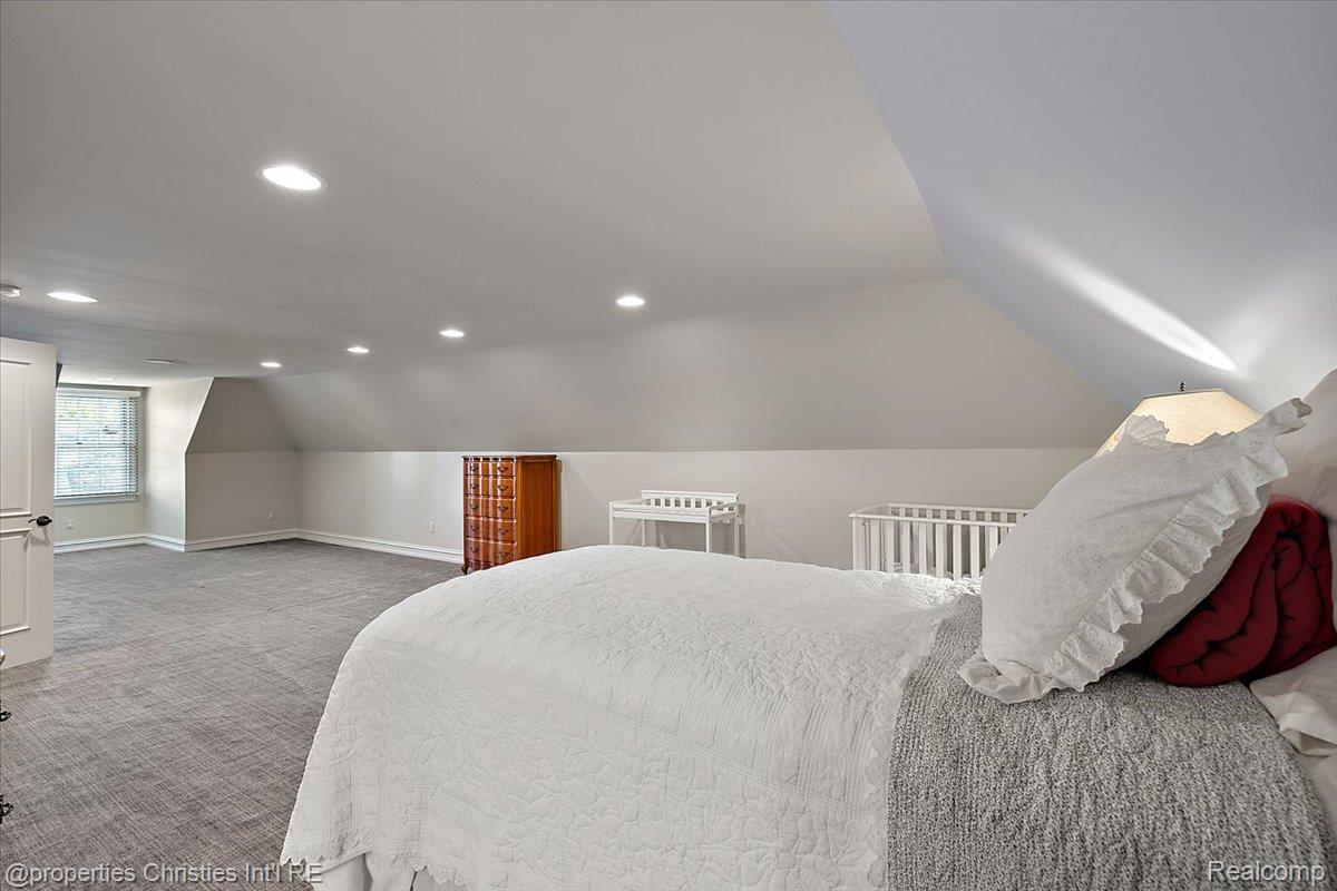 555 Baldwin Court