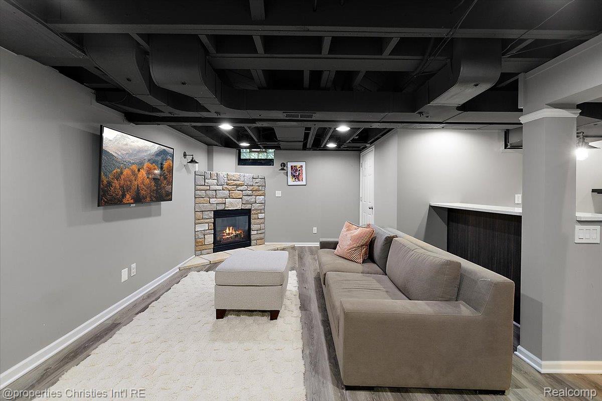 3535 Wooddale Court