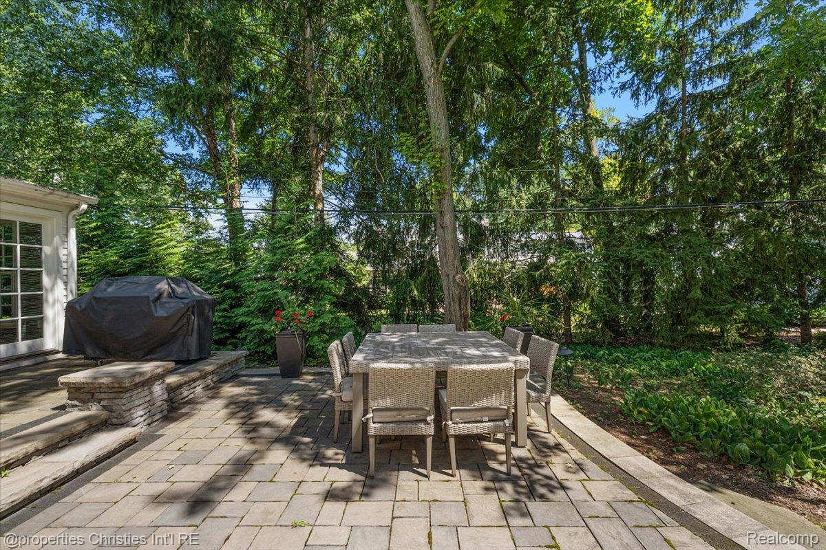 3535 Wooddale Court