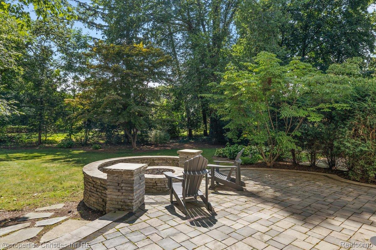 3535 Wooddale Court