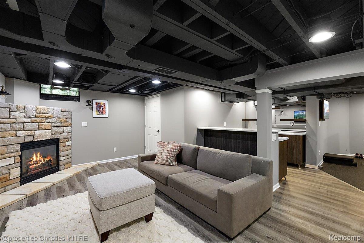 3535 Wooddale Court
