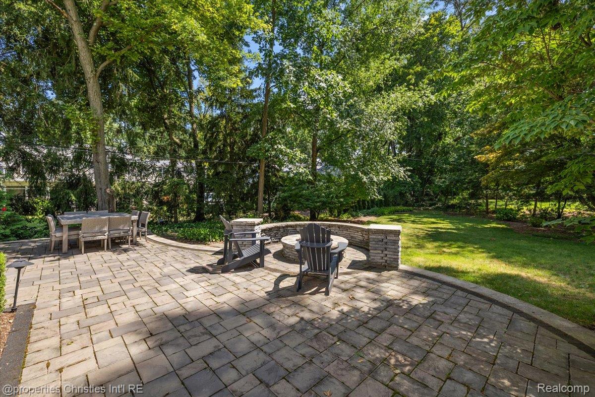 3535 Wooddale Court