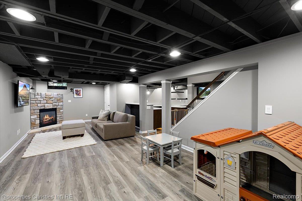3535 Wooddale Court