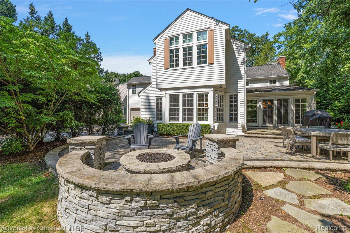 3535 Wooddale Court