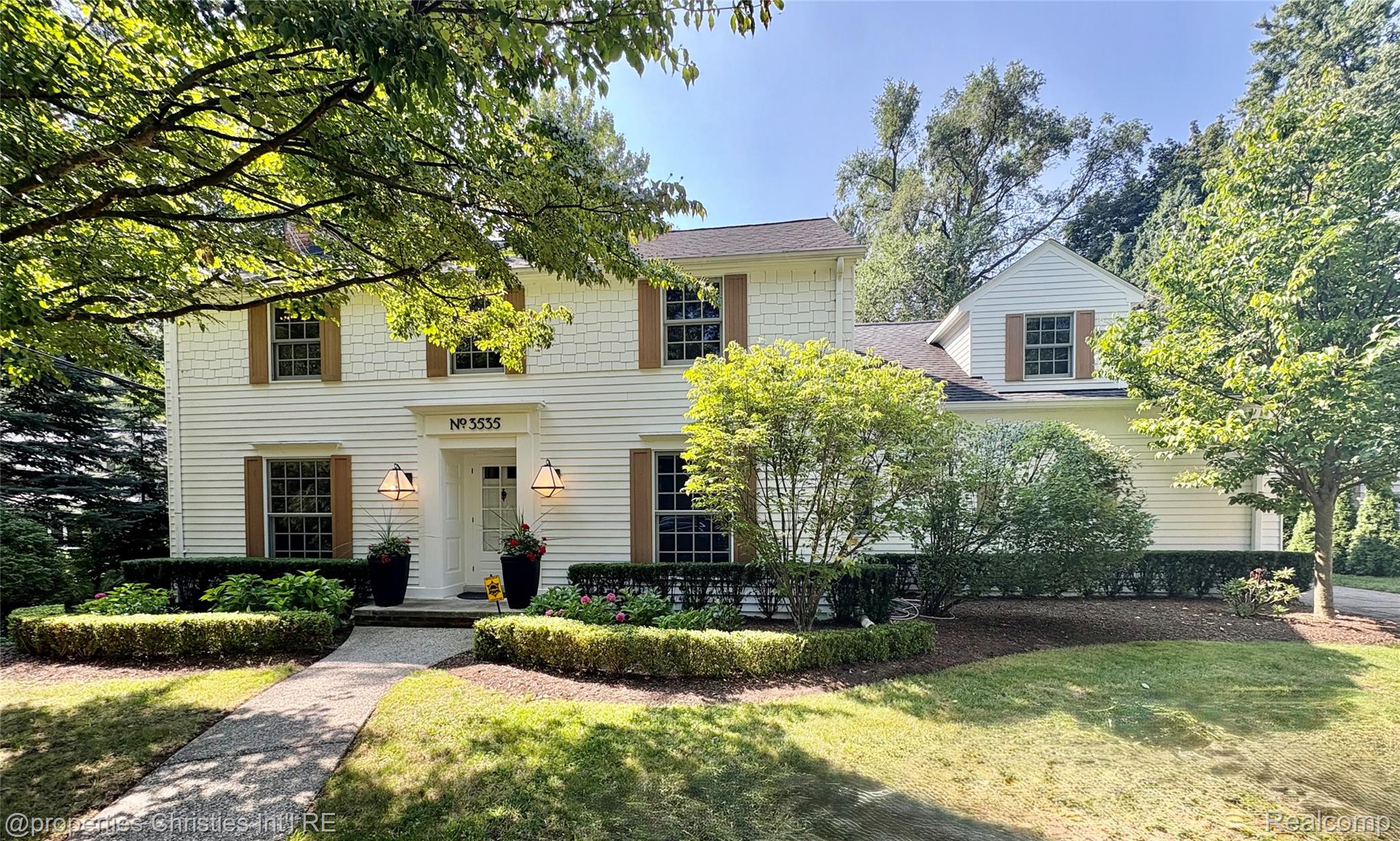 3535 Wooddale Court