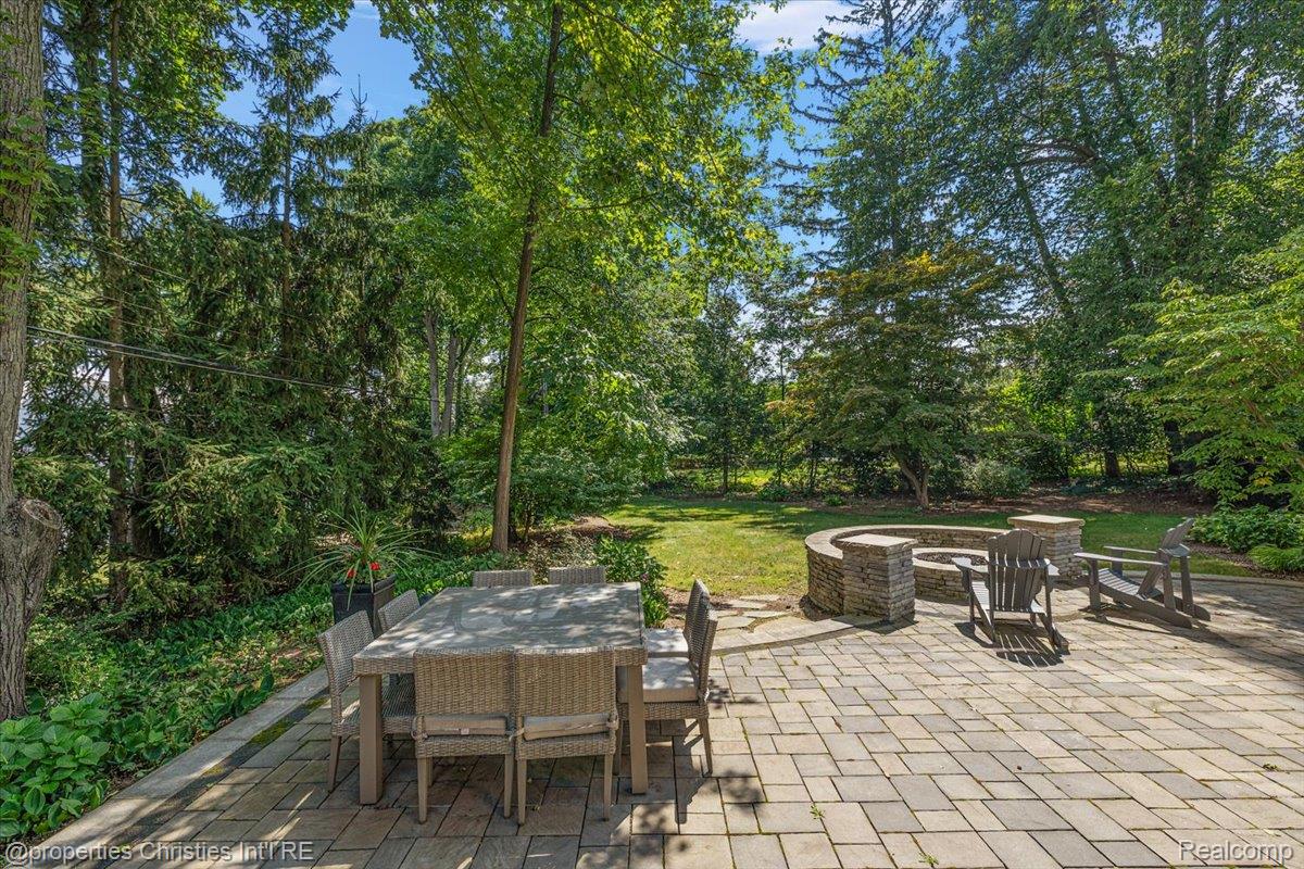 3535 Wooddale Court