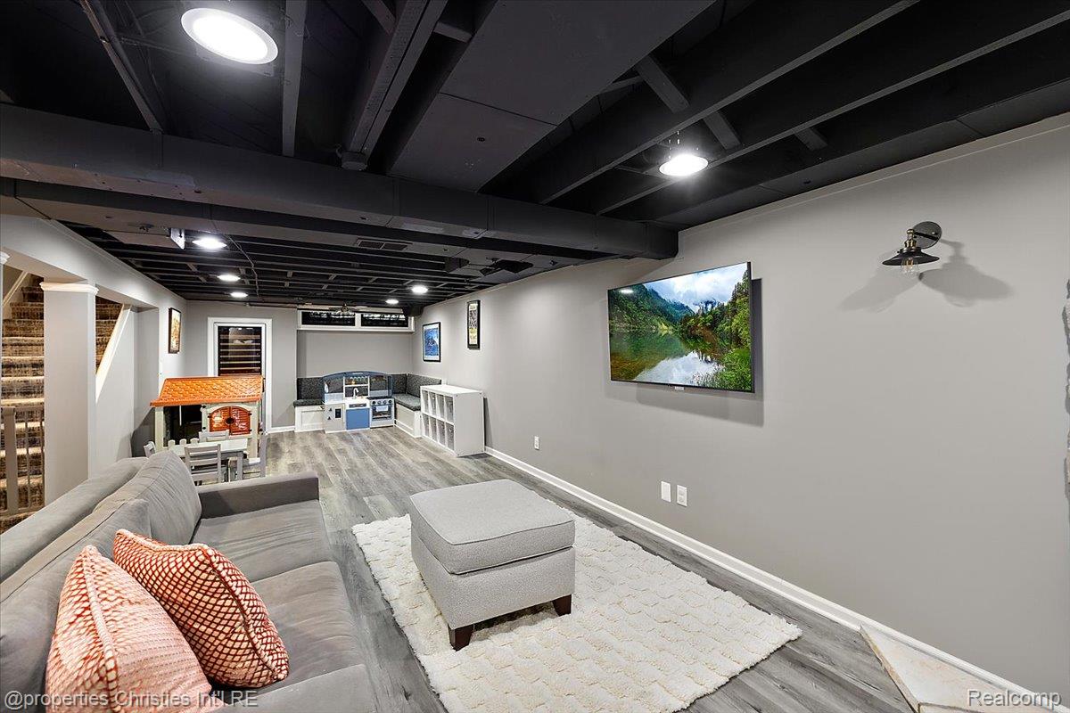3535 Wooddale Court