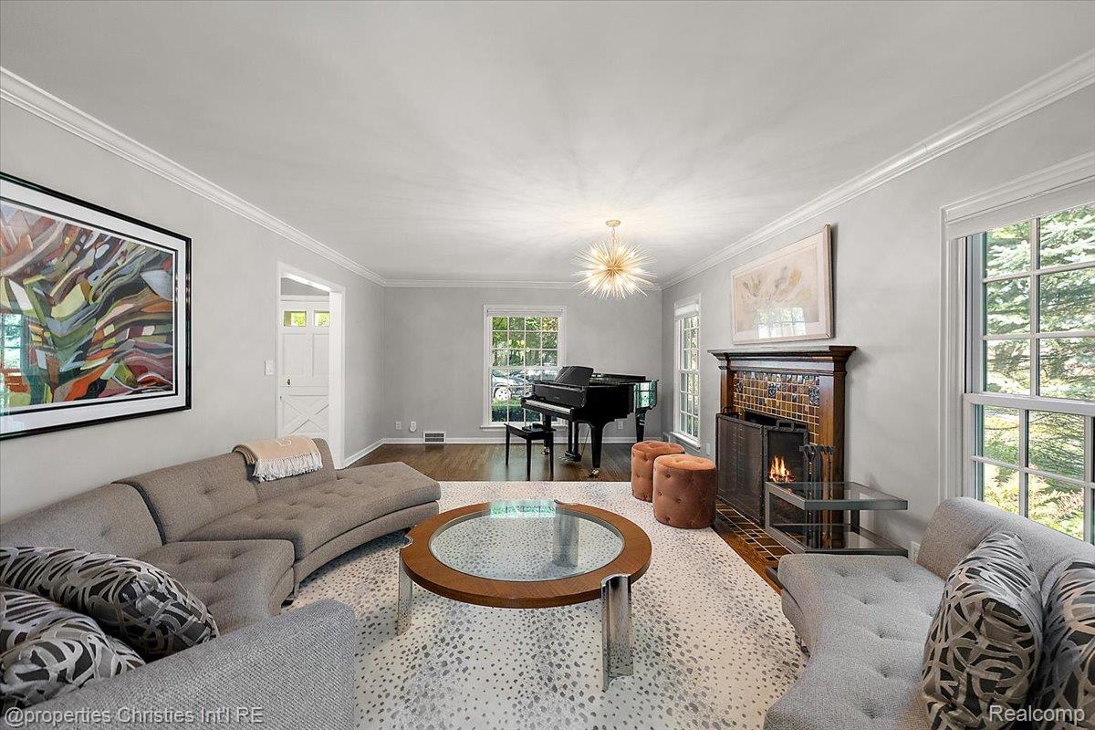 3535 Wooddale Court