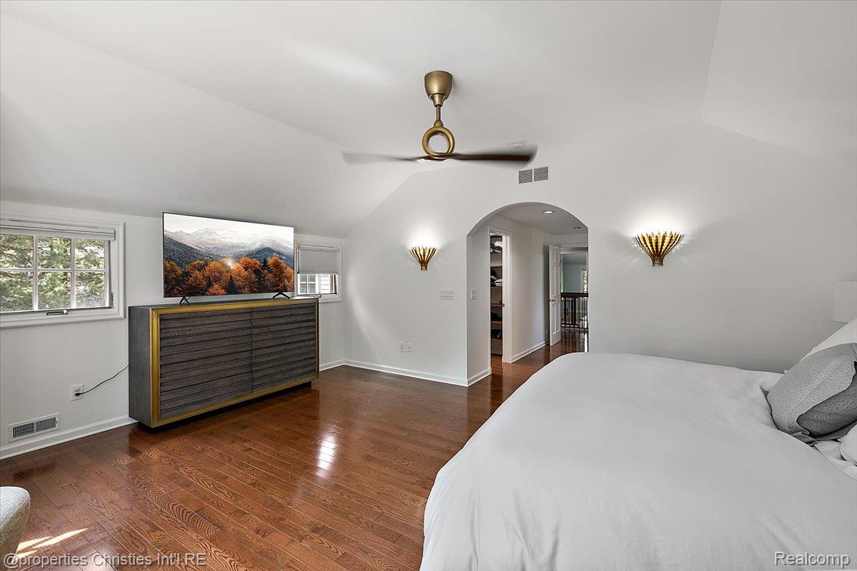 3535 Wooddale Court