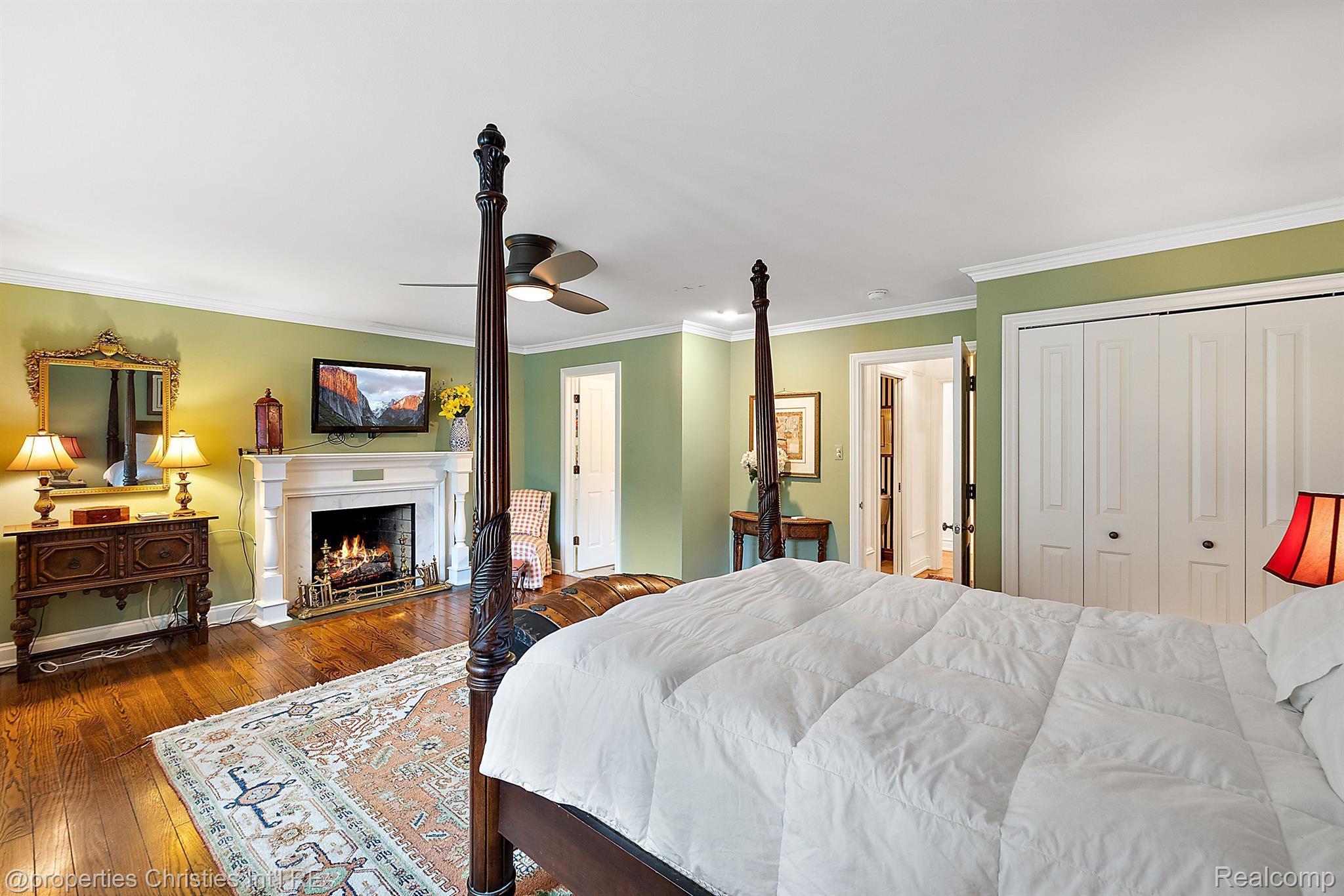 275 BARDEN Road