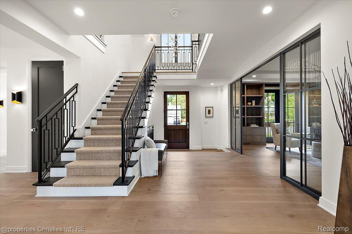 956 Westwood Drive
