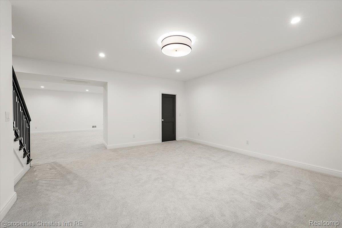 956 Westwood Drive