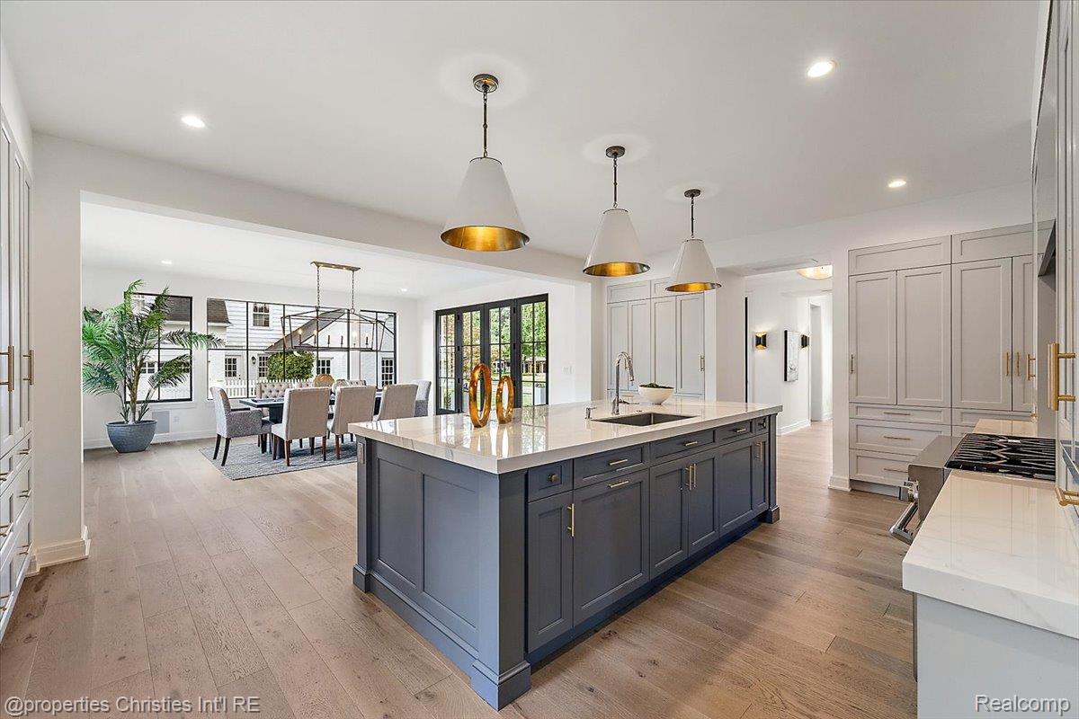 956 Westwood Drive