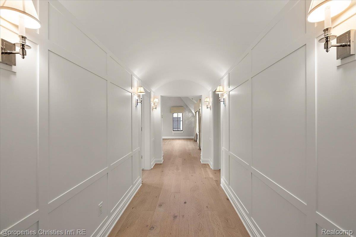 956 Westwood Drive