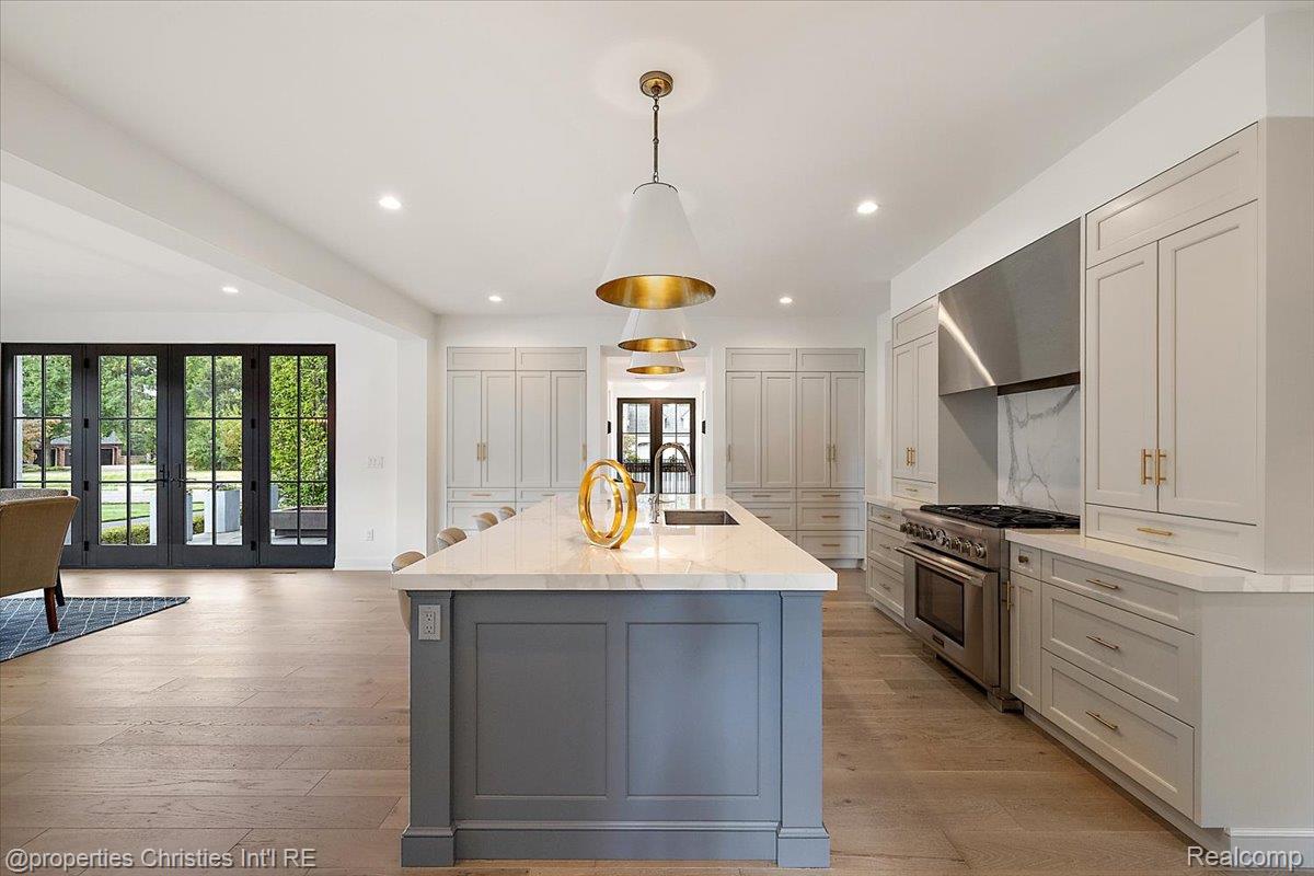956 Westwood Drive