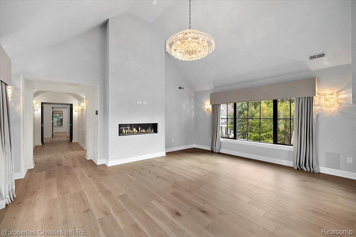 956 Westwood Drive
