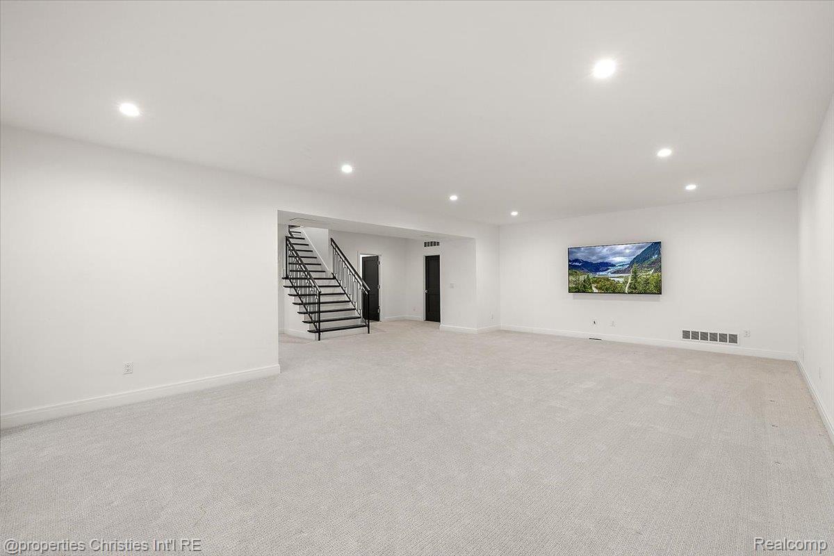 956 Westwood Drive
