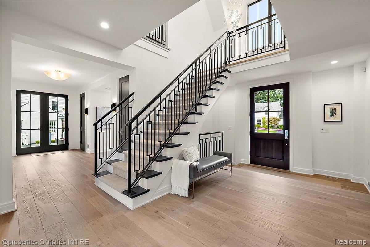956 Westwood Drive